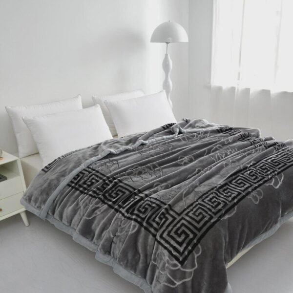 Greek pattern 2PLY reversible blanket, heavy weight and soft, perfect for king size bedding.
