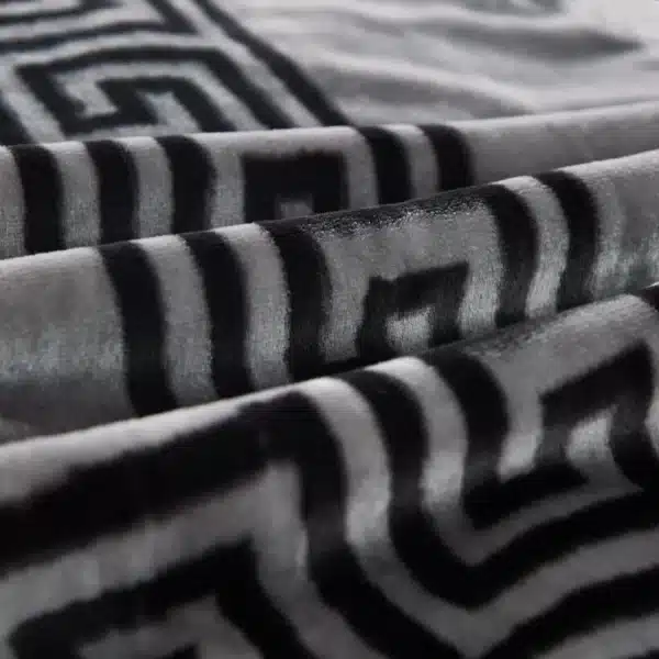 Modern 6KG Double PLY Blanket | Greekey Grey/Silver | Soft reversible king size throw with geometric pattern for UK homes
