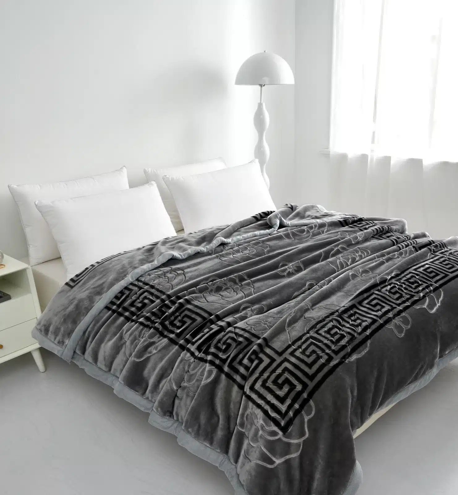 Modern 6KG Double PLY Blankets | Greekey Grey/Silver | Soft reversible king size throw with geometric pattern for UK homes