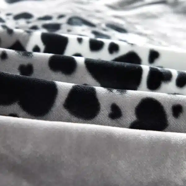 Romantic 6KG Double PLY Blanket | Hearts | Cosy reversible blanket ideal for couples and perfect gift choice in the UK