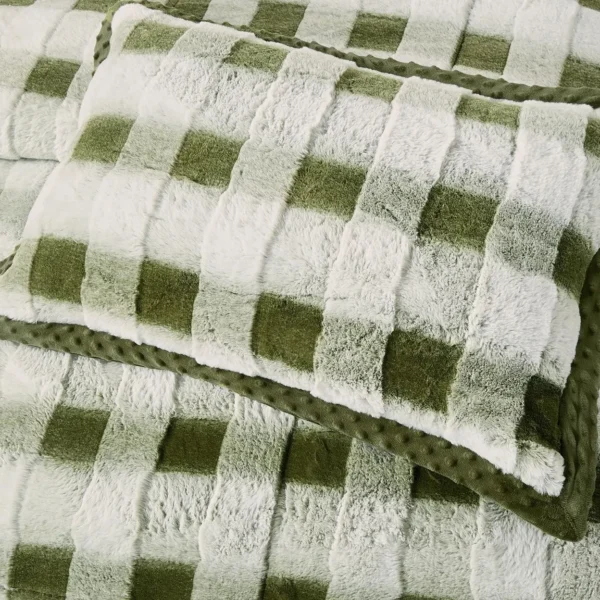 Green Buffalo Check Checkered Quilted Pattern Detail Faux Fur Bedspread Set UK Rugstars UK