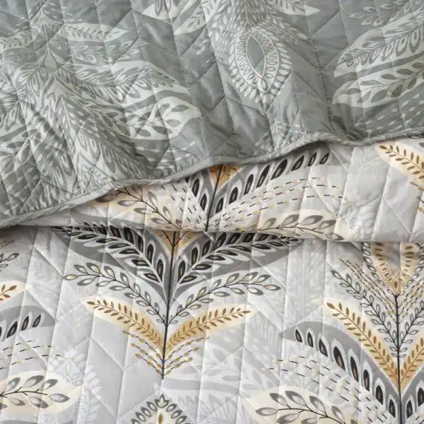 Jasmine Silver Patchwork Quilted Bedspread Set UK 3 Piece Luxury Floral Bedspread Rugstars UK 2