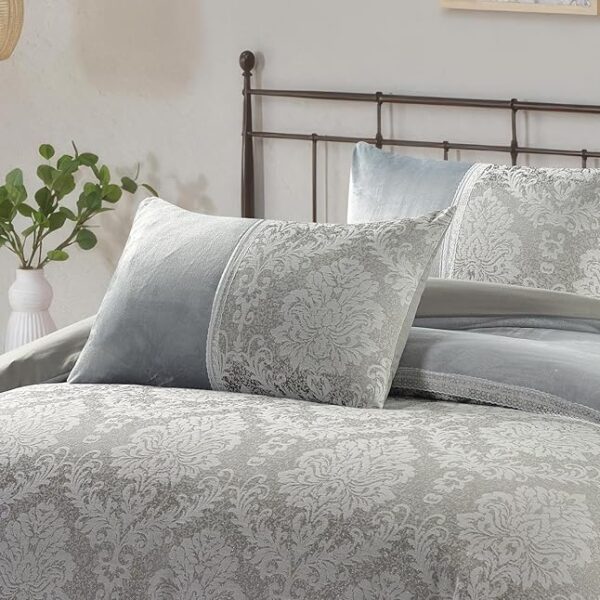 Charm damask duvet cover set pillowcase and fabric detail