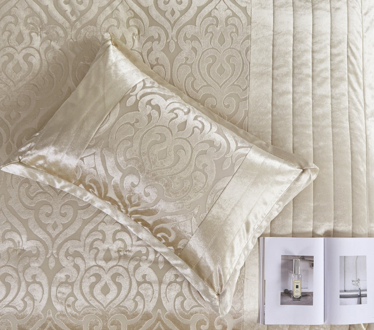 Infinity Jacquard Velvet Bedspread Set - Image 4