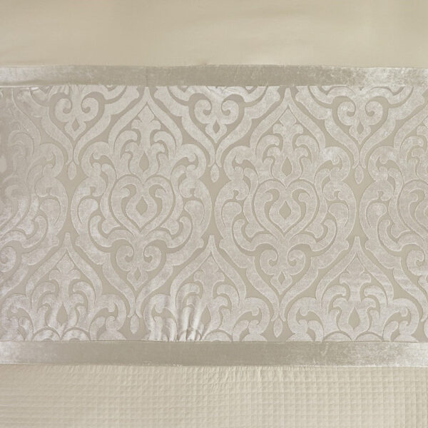 Beige Infinity velvet duvet cover set with matching pillowcases