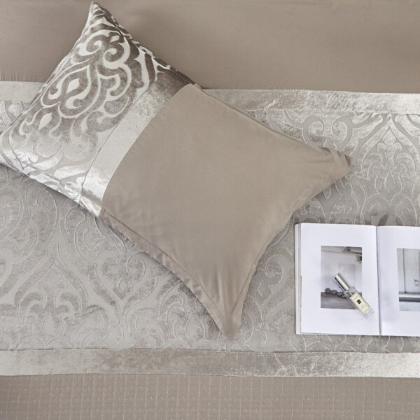 Mink damask jacquard bedding set with pillowcase detail