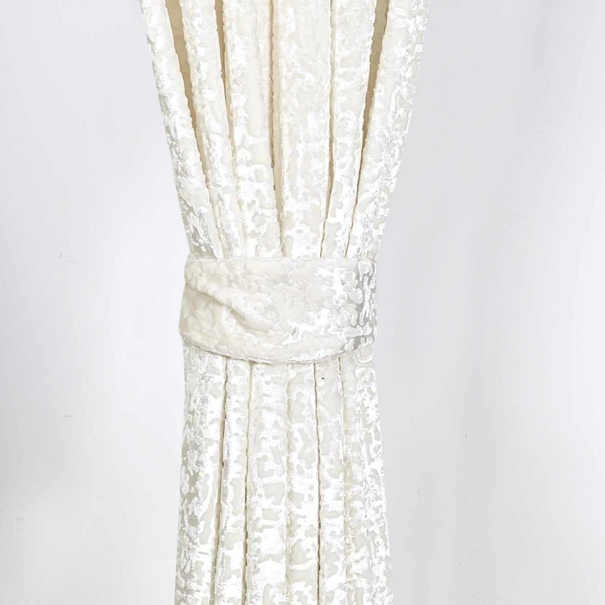 White plush velvet ring top curtain pair Rugstars UK