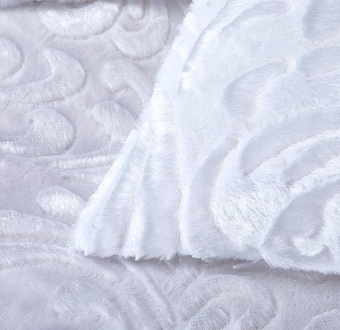 White teddy fleece duvet cover close-up showing warm plush bedding fabric