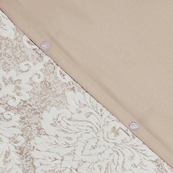 Charm jacquard duvet set with decorative damask design and pillowcases