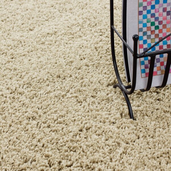 Beige Verona Thick Shaggy Rug close up of the pile Rugstars UK
