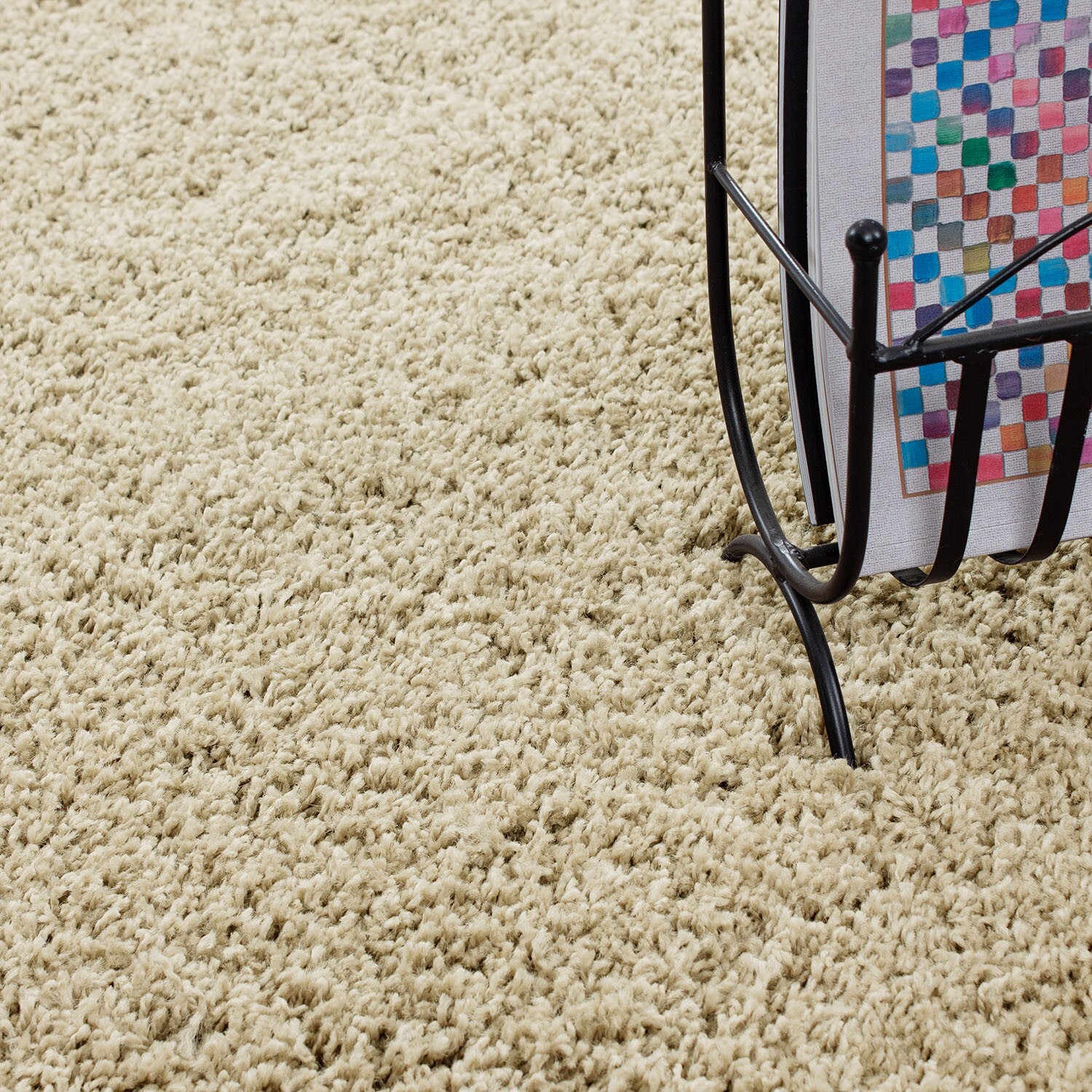Beige Verona Thick Shaggy Rug close up of the pile Rugstars UK