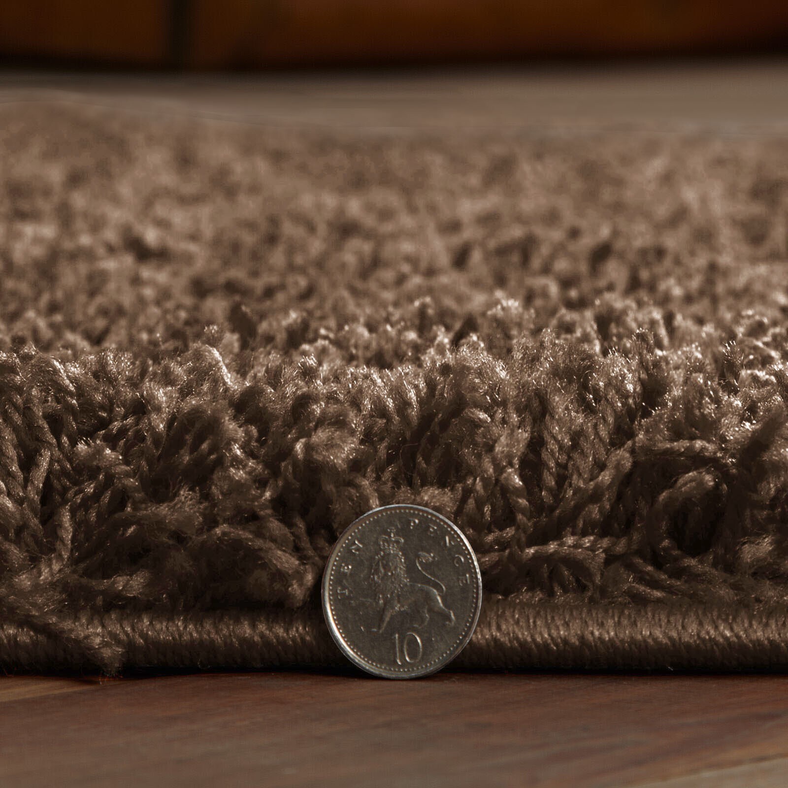 Coffee Verona Thick Shaggy Rug close up of the pile Rugstars UK