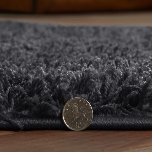 Dark Grey Verona Thick Shaggy Rug close up of the pile Rugstars UK