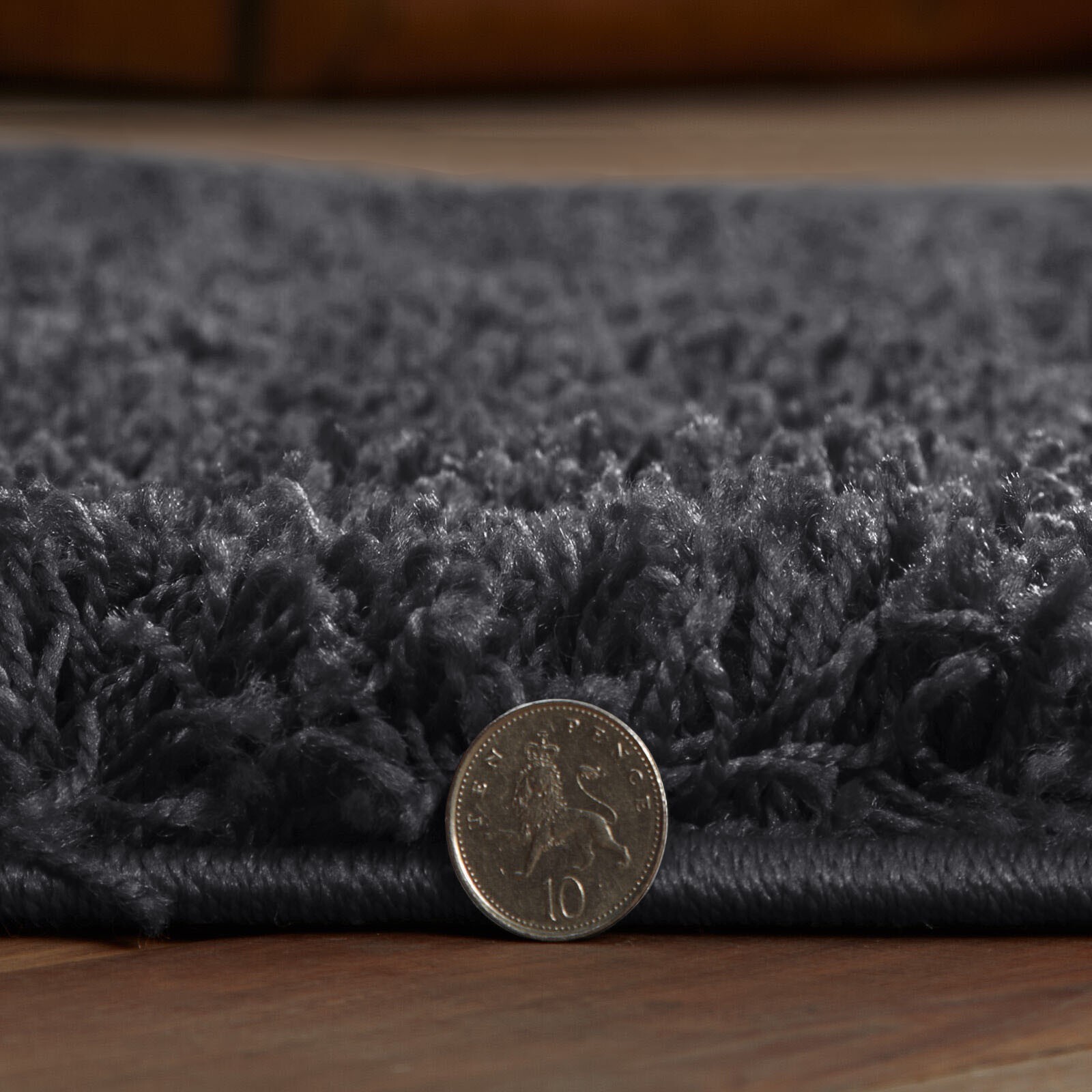 Dark Grey Verona Thick Shaggy Rug close up of the pile Rugstars UK