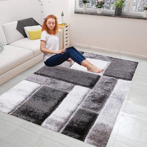 Grey Zonic Patchwork Shaggy Rug detail view 1 Rugstars UK