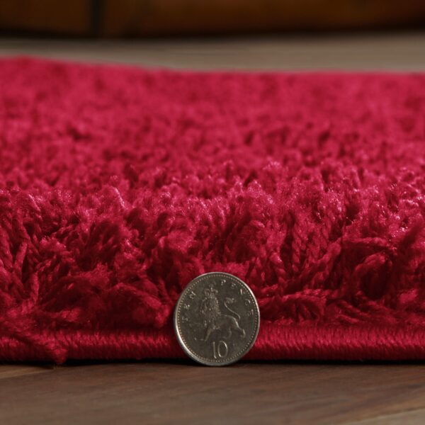 Red Verona Thick Shaggy Rug close up of the pile Rugstars UK
